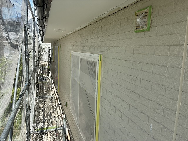 下塗り後の外壁全体